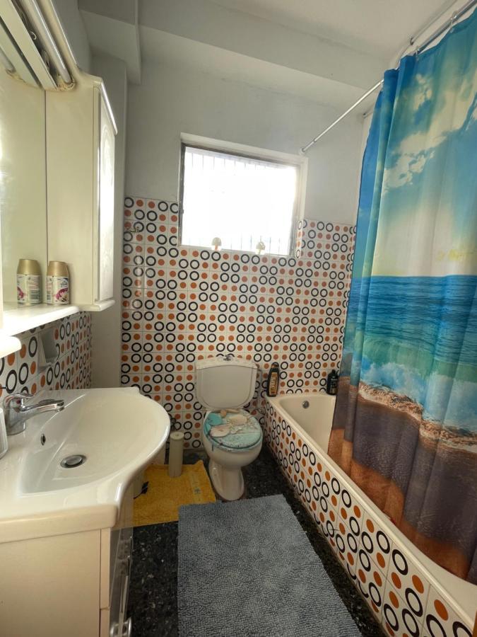 Spacious Apartment With Balconies, Ac, King Bed, Near Dt And Transports Athen Eksteriør billede