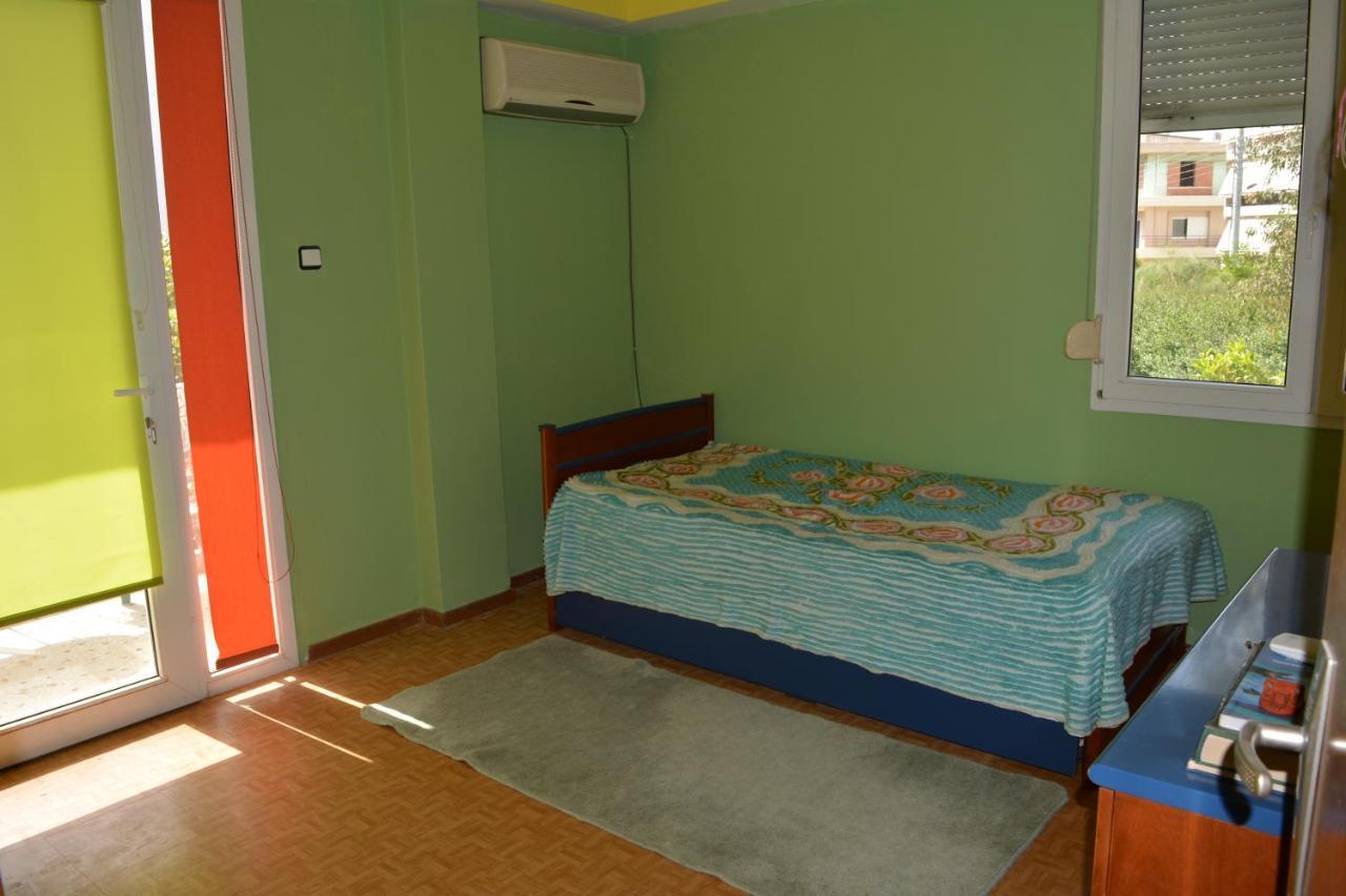 Spacious Apartment With Balconies, Ac, King Bed, Near Dt And Transports Athen Eksteriør billede